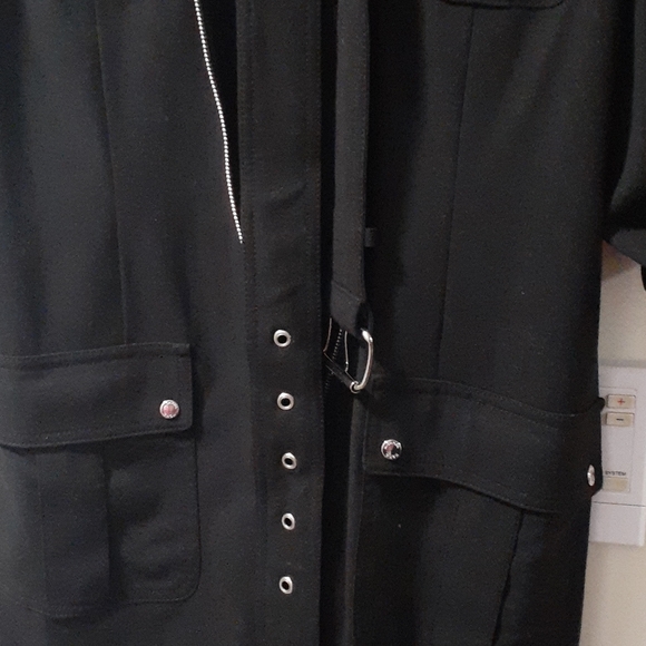 Dress - Picture 3 of 4